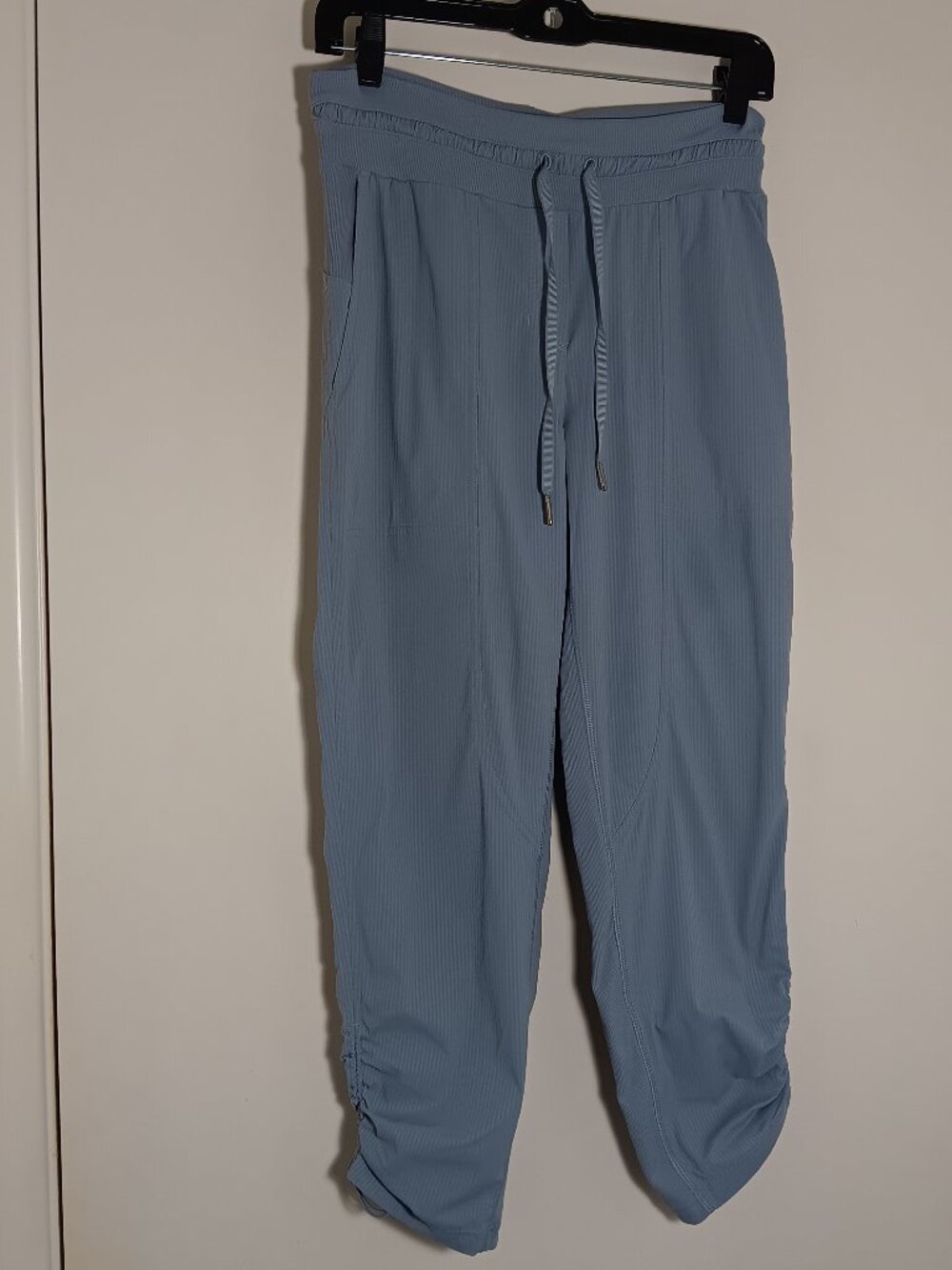 Lululemon blue ruched hem crop joggers yoga athletic pant size 4/6